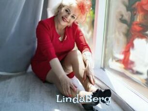 LindaBerg Hairy old snatch